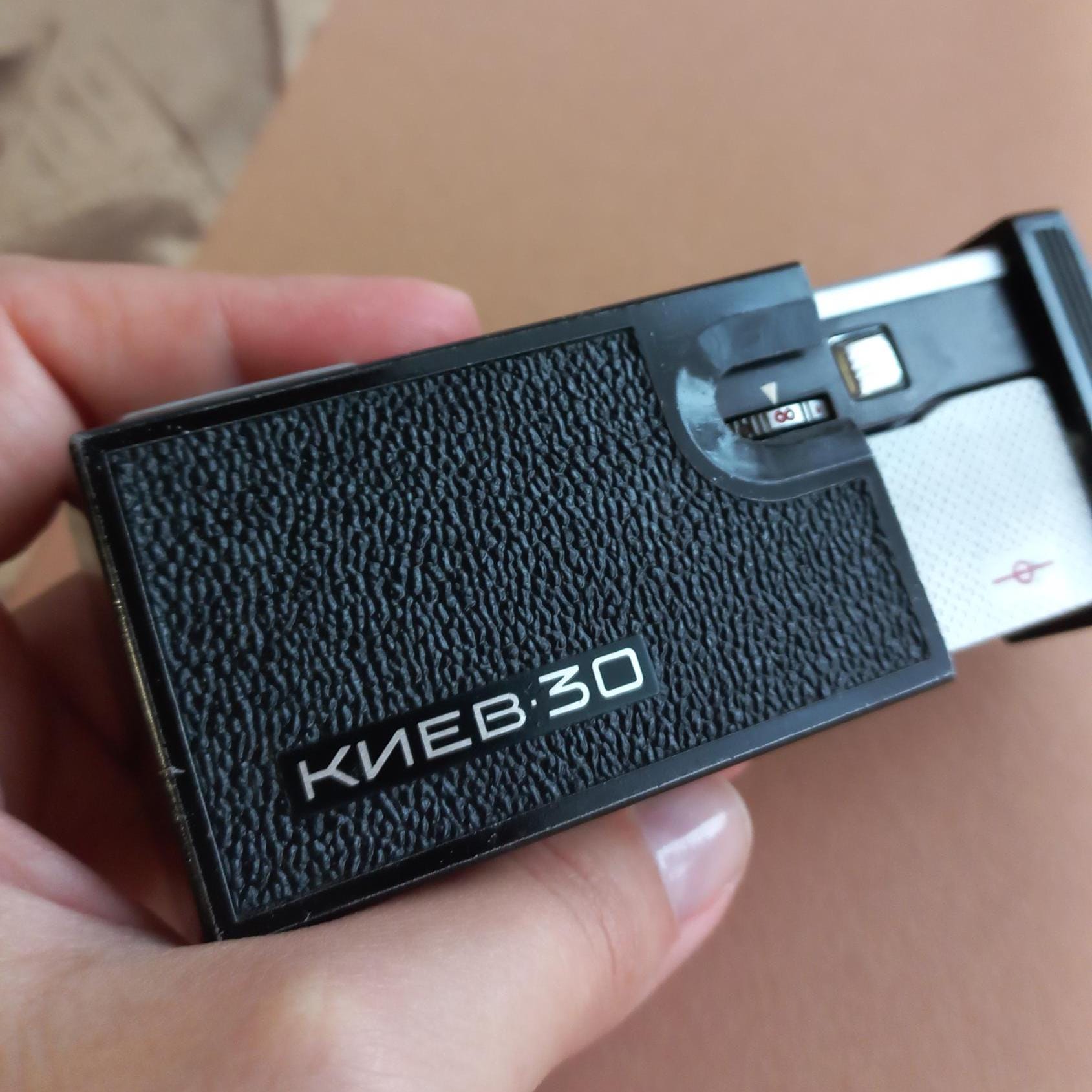 キエフ30サブミニチュア16mmフィルムカメラ超コンパクトソ連