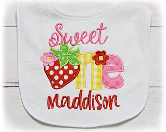 Strawberry Birthday bib, Strawberry ONE Birthday, First Birthday bib, Monogrammed bib, cake smash