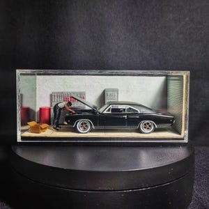 1:64 Scale Diecast garage diorama in plexi case