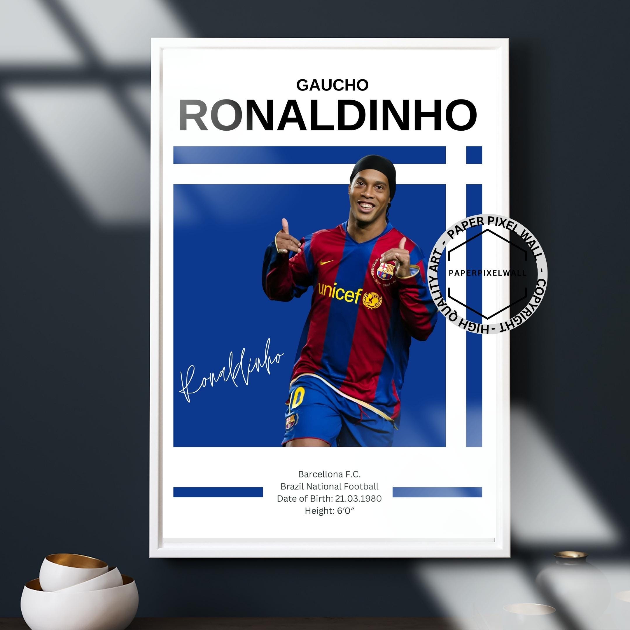 Club : Le PSG lance un maillot vintage de Ronaldinho