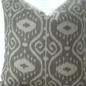 ENTRAMBI I LATI - Ikat - Cuscini lombari e da lancio - Fodera decorativa di design - Grigio medio / Avorio crema - Grigio