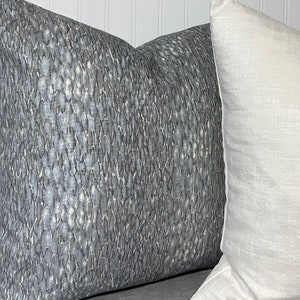 Fodera per cuscino KRAVET CHROMIS SLATE Grey - Jefferry Allen Marks Fabric Designer - Abstract Multi Grey/Argento/Avorio