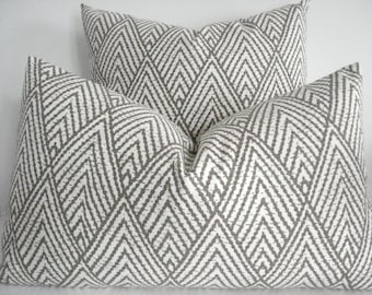 Kravet les deux côtés--couverture décorative de concepteur-tusk de point tahitien-ivoire/taupe/latte jeter/oreillers lombaires