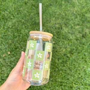 Sage Green Daisy Checkerboard Glass Cup | Iced Coffee and Matcha Tumbler with Lid & Straw | Retro Floral Aesthetic | 16oz Gift for Her