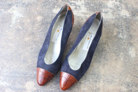 navy pumps size 8