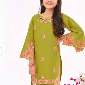 Girls kurta set, girls ethnic wear, Pakistani suit.