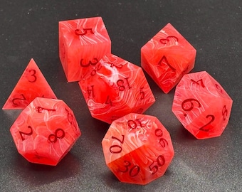 Juego de dados de mármol rojo, rojo y blanco, hechos a mano, de resina, con borde afilado, DnD