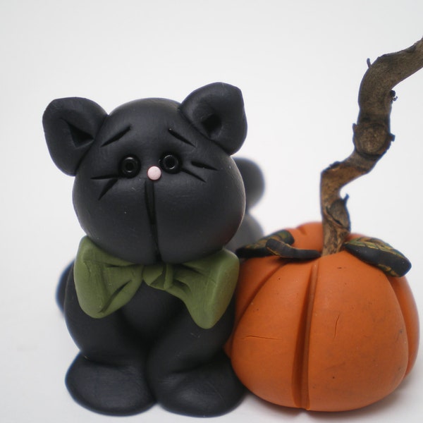 Black Halloween Cat with Pumpkin - Polymer clay by Helen's Clay Art