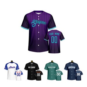 Könnte beinhalten: Ein Set aus drei Keramikbechern mit gesprenkelter, matter Oberfläche. Die Becher sind in Creme-, Hellgrau- und Dunkelgrautönen gehalten. Jeder Becher hat ein schlichtes, minimalistisches Design, ideal für Kaffee oder Tee.