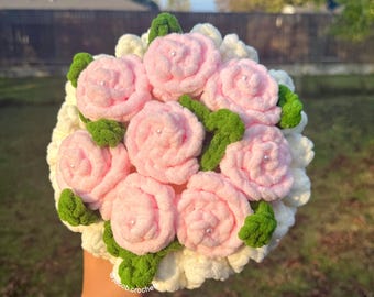 Ramo de flores de ganchillo hecho a mano / Arreglo de rosas de peluche / Regalo de San Valentín hecho a mano