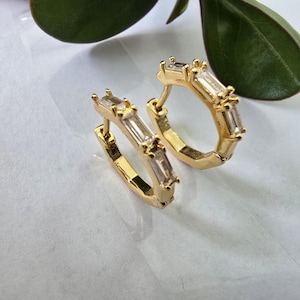 Dainty Square Edges Huggie Hoop Earrings | Huggie Hoop Gift Set Dainty Bezel Hoop Earrings • earring set - gift for her -Favorited Hoops