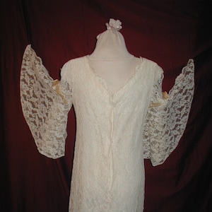 Vintage 60s Mod Mini Wedding Gown Dress Angel wing sleeves Ivory Lace Shift Bust 34 Petite 6