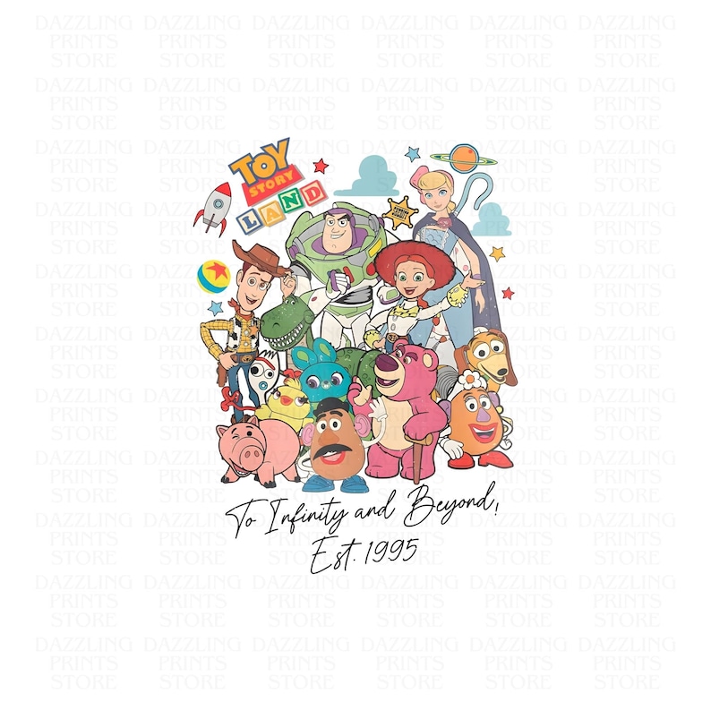 K&ouml;nnte beinhalten: Eine bunte Illustration von Figuren aus dem Toy Story-Franchise, darunter Woody, Buzz Lightyear, Jessie und Mr. Potato Head. Das Bild enth&auml;lt den Text "Toy Story Land" und "To Infinity and Beyond! Est. 1995".