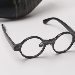 Lunettes en corne de buffle naturelle faites à la main | Montures de lunettes en corne de buffle naturelle | Montures de lunettes faites à la main | Conception unique et port confortable