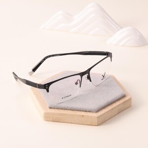 Lightweight Titanium Alloy Eyeglass Frames – Ultra Durable, Hypoallergenic, Classic Round Square Design | Unique Design and Comfortable Wear