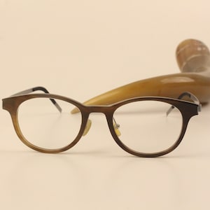 Lunettes en corne de buffle naturelle faites à la main | Montures de lunettes en corne de buffle naturelle | Montures de lunettes faites à la main | Conception unique et port confortable