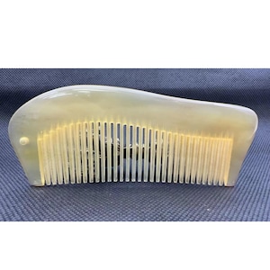 Peine de bolsillo de cuerno de búfalo natural personalizado | Peine de dientes anchos para desenredar el cabello | Peine de pelo de cuerno | Cepillo para el cabello | Un regalo para ella