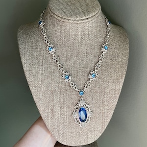 Czechoslovakian Early Art Deco Faceted Blue Glass Decorative Chain Necklace