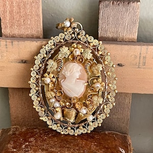 Vintage 1930-1950&#39;s Spun 14K Yellow Gold Hand Made Pendant Featuring a Shell Cameo and Pearls
