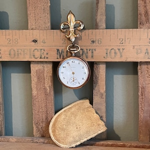 Early 1900&#39;s Elgin Open Face Pocket Watch with Brooch and Original Storage Pouch