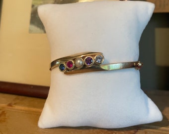 A Custom Designed 14K Yellow Gold Gemstone Bracelet Size 6" Wrist