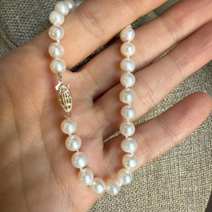 A Vintage 14K Yellow Gold Pearl Bracelet