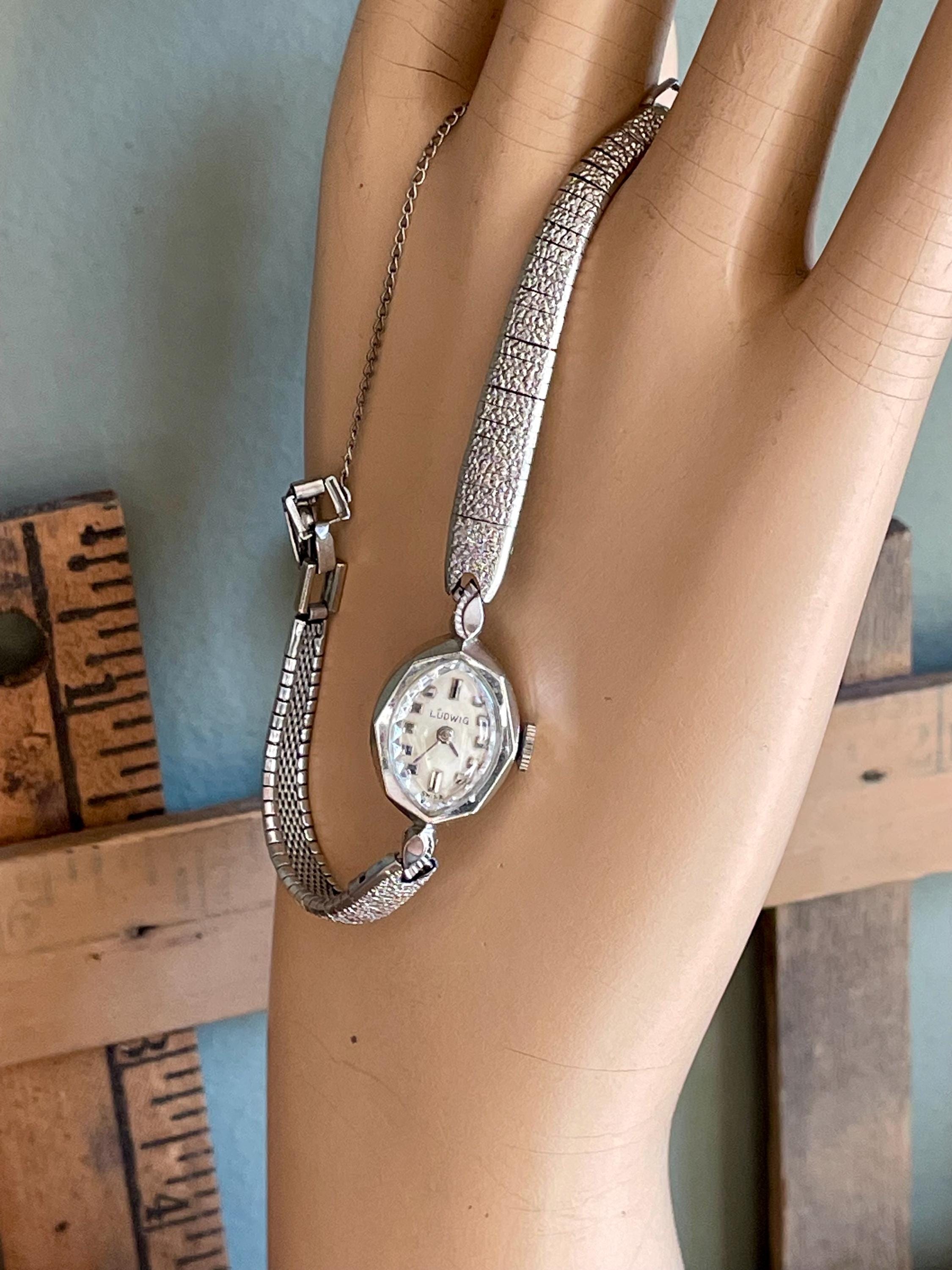 Vintage watch ladies 14k gold with diamonds - Etsy 日本 Vintage watch ladies 14k gold with diamonds - Etsy 日本