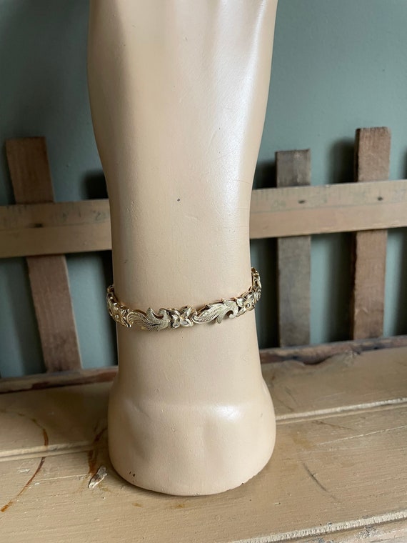 Vintage 14K Yellow Gold Wide Floral Link Bracelet