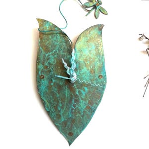 Verdigris Copper Leaf Clock: Handcrafted Nature Theme with Dragonfly