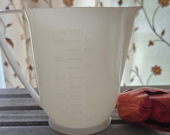 Vintage Measuring Cup 2 Cup Capacity With Pour Spout Kitchen Utensils Retro Baking Items Vintage Kitchen Gadgets Unknown Maker #1