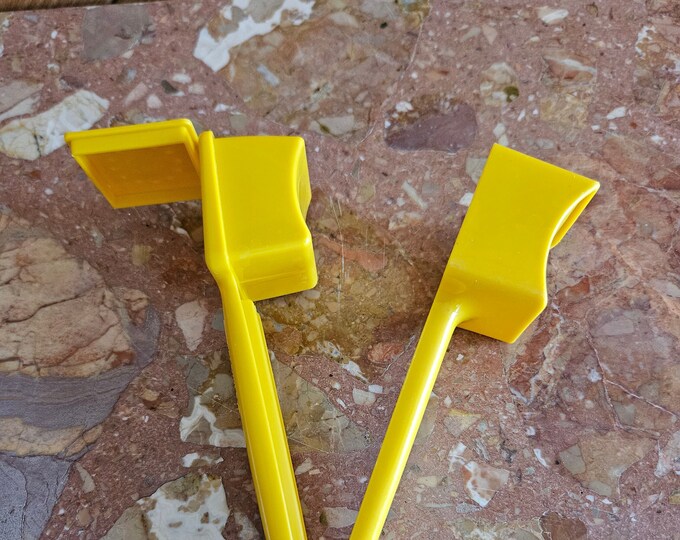 Vintage Tupperware Sweet Corn Butterer Pepper Salter and Butter Hugger