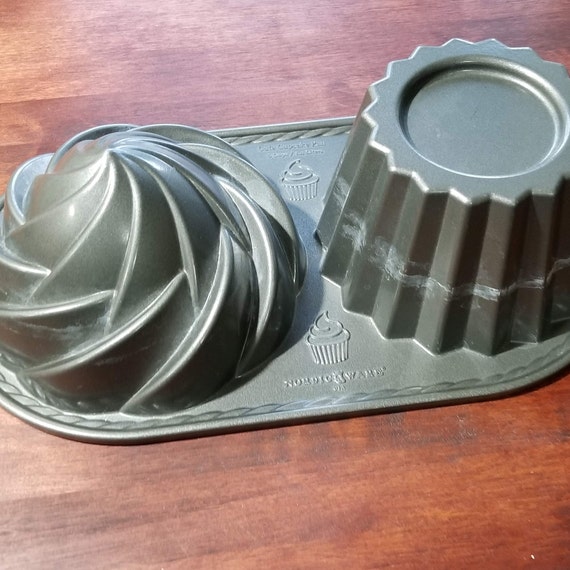 Nordic Ware Cute Cupcake Pan Cast Aluminum Giant Cupcake 6 Cup 