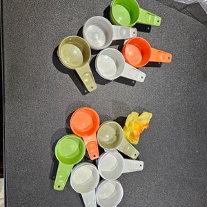 Tupperware Measuring Cups 1/3 and 1/4 Cups You Pick Kitchen Utensils Vintage Replacement Cups