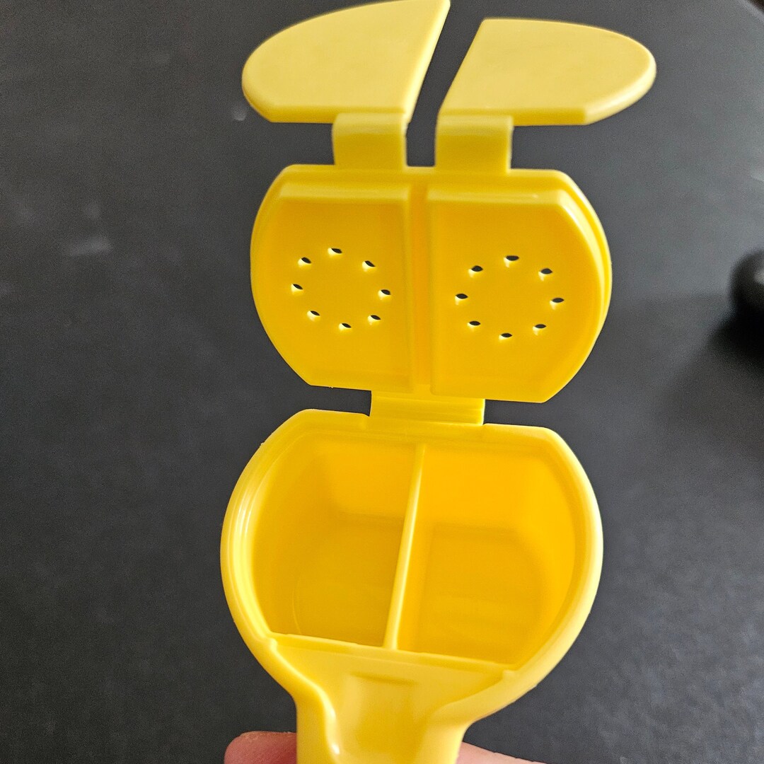 Vintage Tupperware Sweet Corn Butterer Pepper Salter and Butter Hugger
