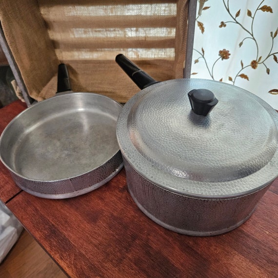 4-piece Hammered Cast Iron Childs Cookware Set Incl Large Dutch