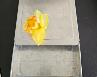 Vintage Aluminum Brownie Pan With Sliding Lid Rare Size 8x8x2 Inch Brownie or Cake Pan and Lid