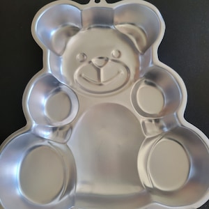 Vintage 1982  Wilton Teddy Bear Aluminum Cake Pan Decorative Bakeware