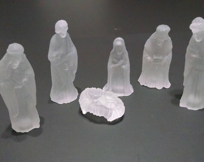 Nativity Set / 6 Piece Nativity Set / Neiman Marcus Frosted Glass