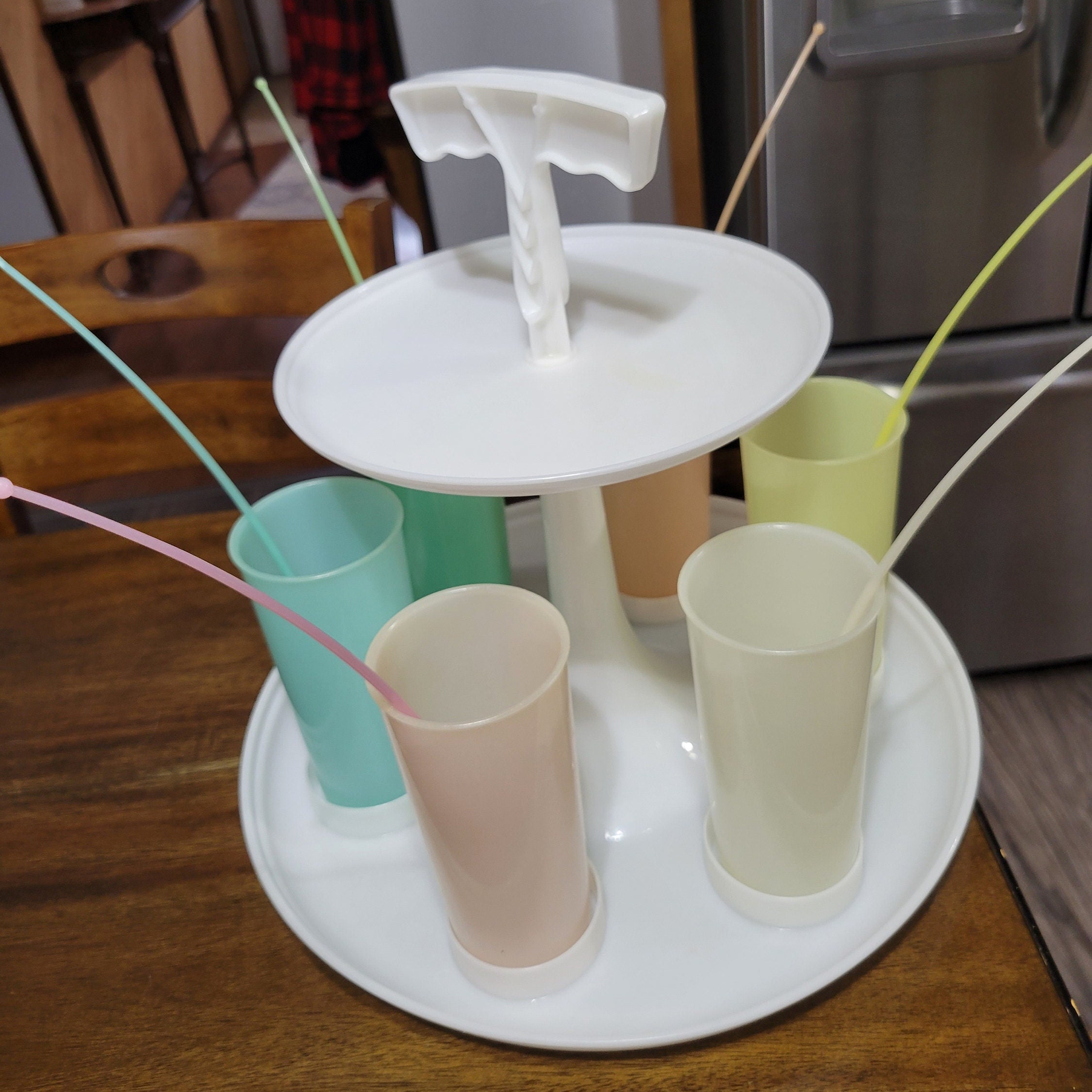 Vintage Tupperware Two Tier Carousel Caddy and Six Tall Pastel Coloured  Beakers. 