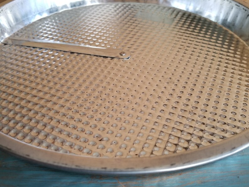 2 Vintage Kaiser Cake Pans Round Slider Made In Germany 10 Inch Pan Retro Bakeware Home Hobby Craft Supplies Tools Timeglobaltech Com 2 Vintage Kaiser Cake Pans Round Slider, Round Cake Pans With Slider