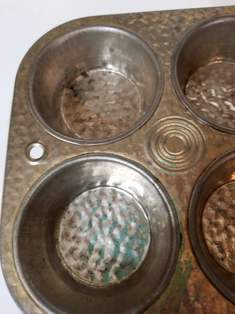Circle Muffin Tin Vintage Tin Bakery Bistro Decor Vintage Bakeware Retro Cookware Shabby Chic Decor Country Decor