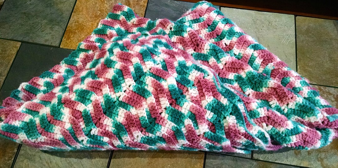 Vintage Blanket / Crocheted Throw / Retro Lap Blanket / Sofa Etsy