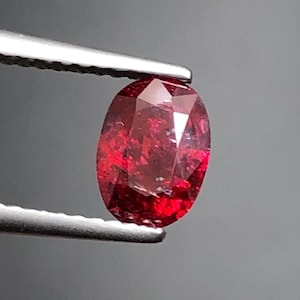 0.91ct Natural Red Pigeon Blood Unheated Loose Ruby Gemstone For Jewelry Designers.