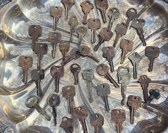 300 rusty crusty/ patina aged keys