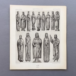 Könnte beinhalten: Ein Schwarz-Weiß-Druck mit Illustrationen mittelalterlicher Figuren. Die Figuren sind in verschiedenen Posen dargestellt und tragen Roben und Kronen. Das Wort "MOYENAGE" ist oben aufgedruckt. Der Druck befindet sich auf cremefarbenem Papier.
