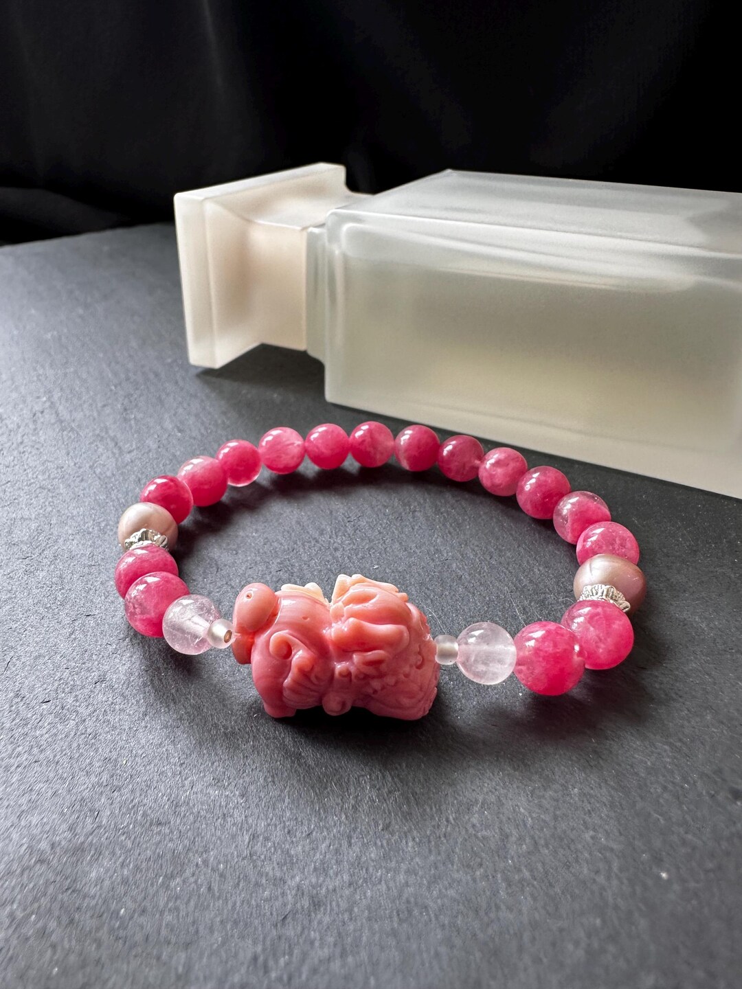 Sakura Rhodonite Beaded Bracelet | Queen Conch Lion, Freshwater Pearl ...