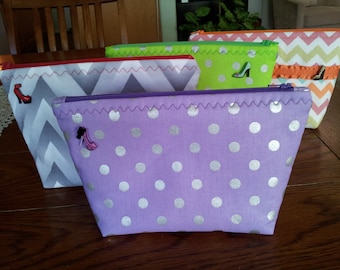Vintage High Heel Zipper Pouch: Polka Dot Cosmetic Bag