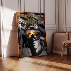 Könnte beinhalten: Ein Schwarzweiß-Poster mit dem Text "COMMAND & CONQUER" in goldenen Buchstaben. Das Poster zeigt einen Soldaten mit einer Schutzbrille, in der sich eine Explosion spiegelt.