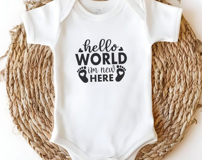 Custom Baby Onesie Bodysuit, "Hello World, I'm New Here", Perfect for Coming Home Outfit, Baby Shower Gift, Grandparent Reveal