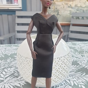Vestido de muñeca hecho a mano